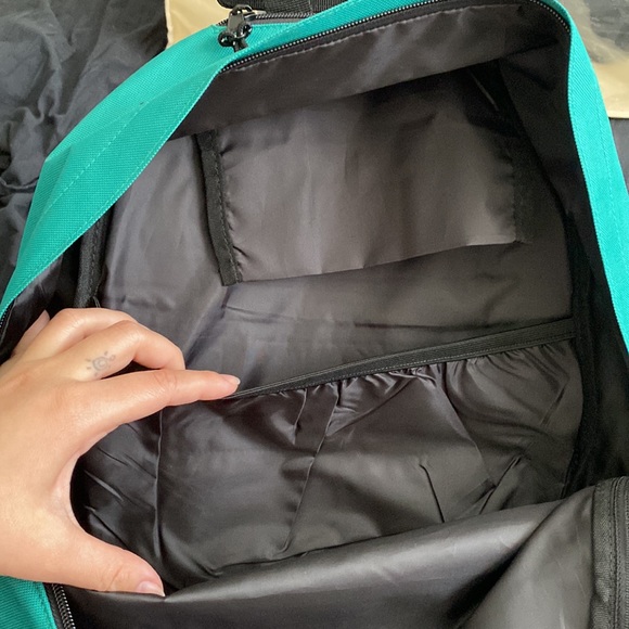 Back pack - Picture 3 of 7